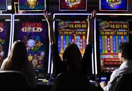 Berbagai jenis permainan meja casino online tersedia di platform e888